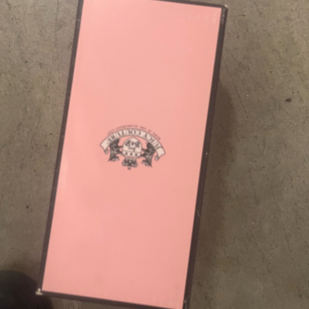 Juicy couture, size 8 women’s shoes